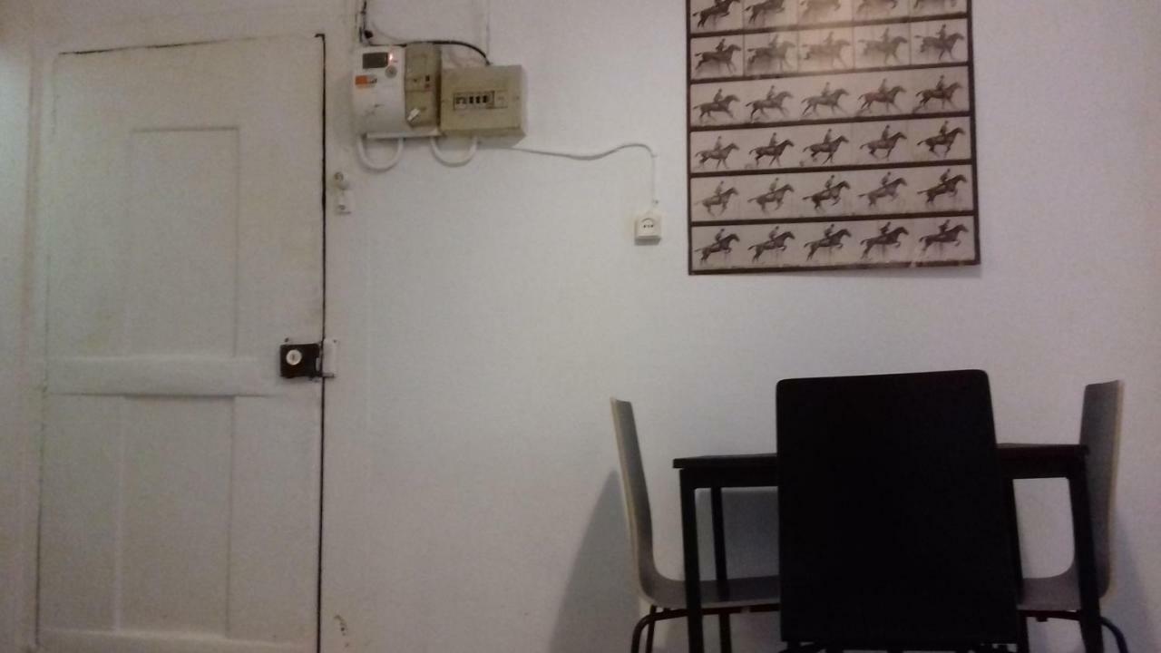 Center | Chiado Typical Small Flat Apartment Lissabon